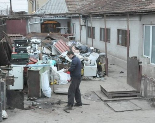A furat o maşină din Kogălniceanu şi a vrut s-o vândă la fier vechi